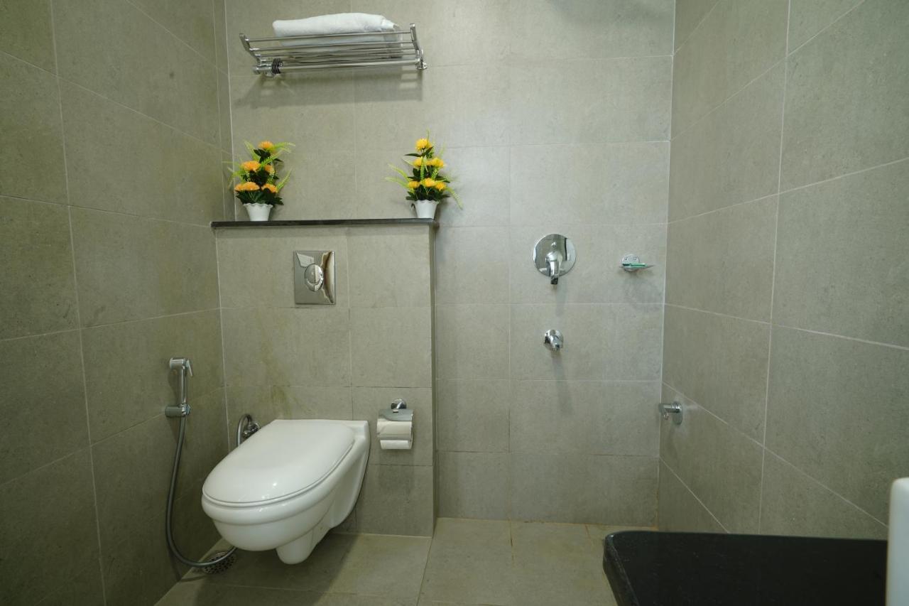 Hotel Octave Orchid Vista Gurgaon Zewnętrze zdjęcie