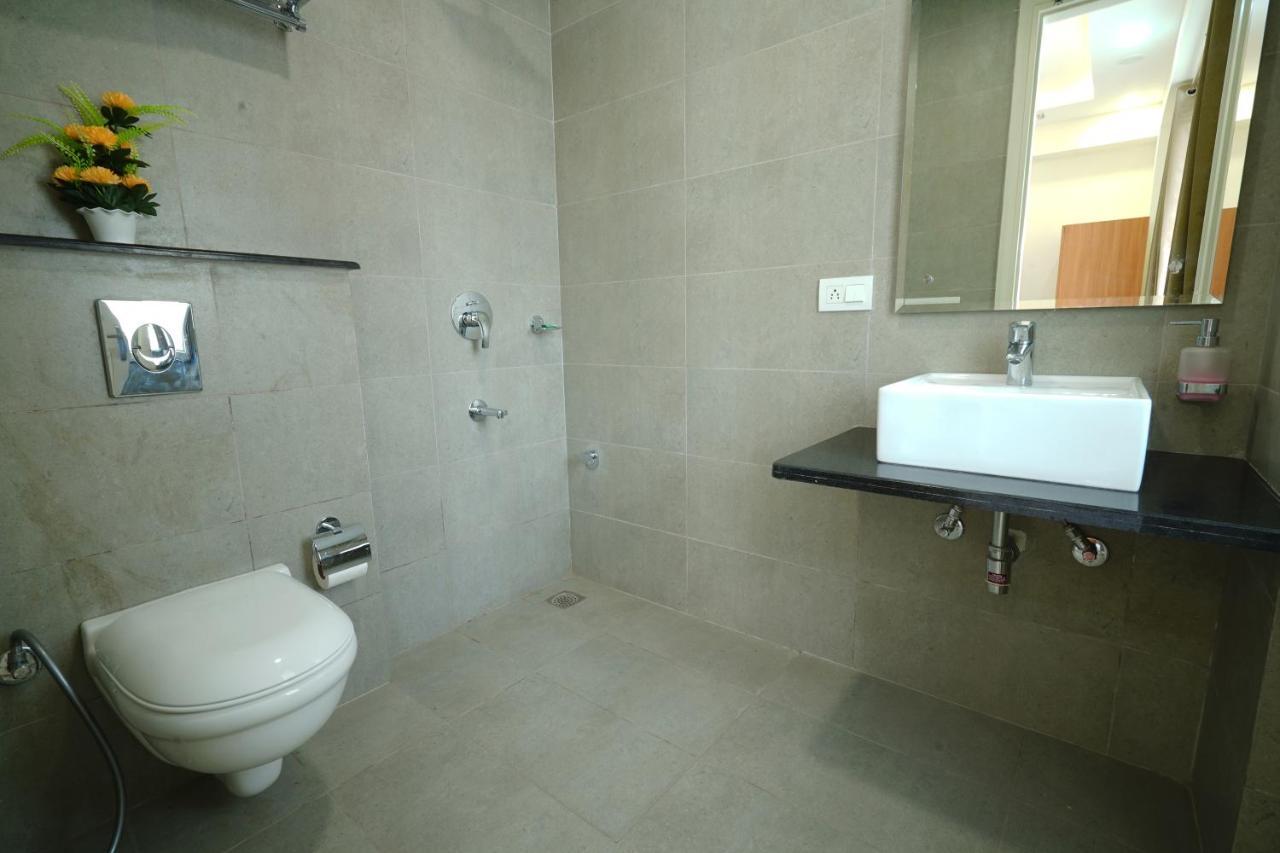 Hotel Octave Orchid Vista Gurgaon Zewnętrze zdjęcie