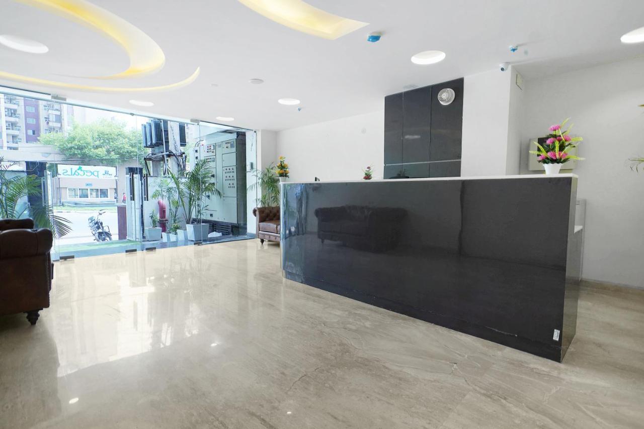 Hotel Octave Orchid Vista Gurgaon Zewnętrze zdjęcie